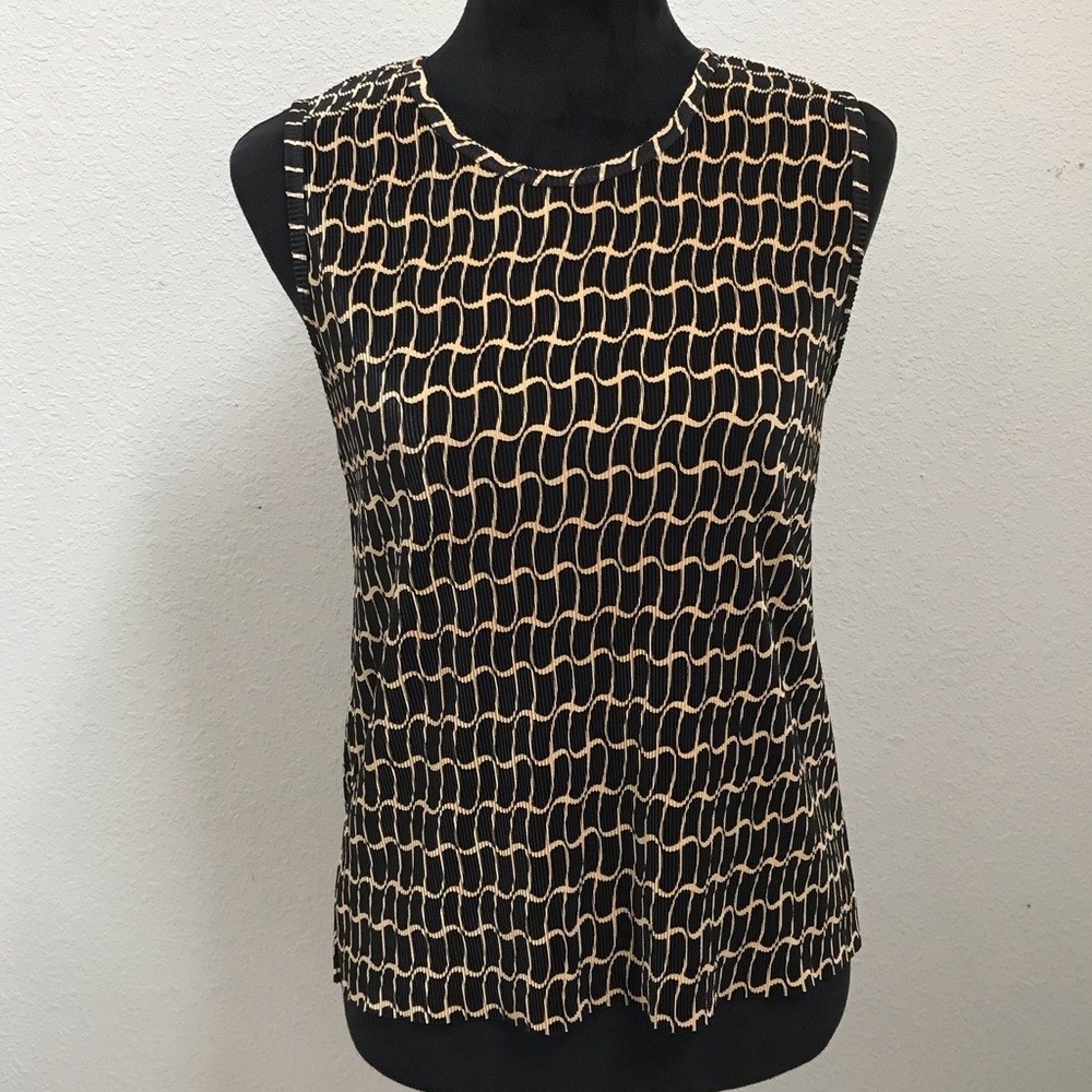 Le Pleat Sleeveless Top